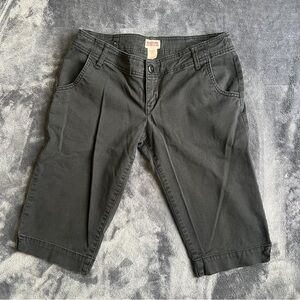 Mossimo Supply Co. Women's Black Bermuda Shorts - Size 5